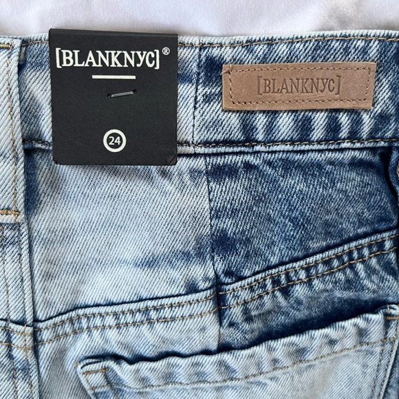 BLANK NYC Fray Hem Barrel Leg Jeans Size 24 Piece By Piece Blue NWT - Picture 7 of 9